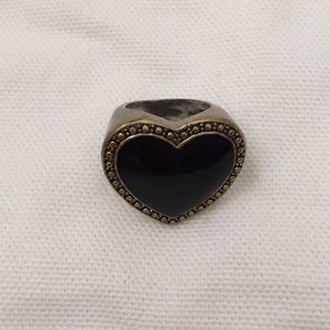 Fashion cocktail heart ring